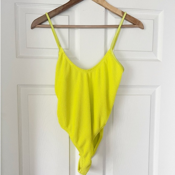 Good American Always Fits One-Piece Swimsuit Electric Yellow - Picture 3 of 9